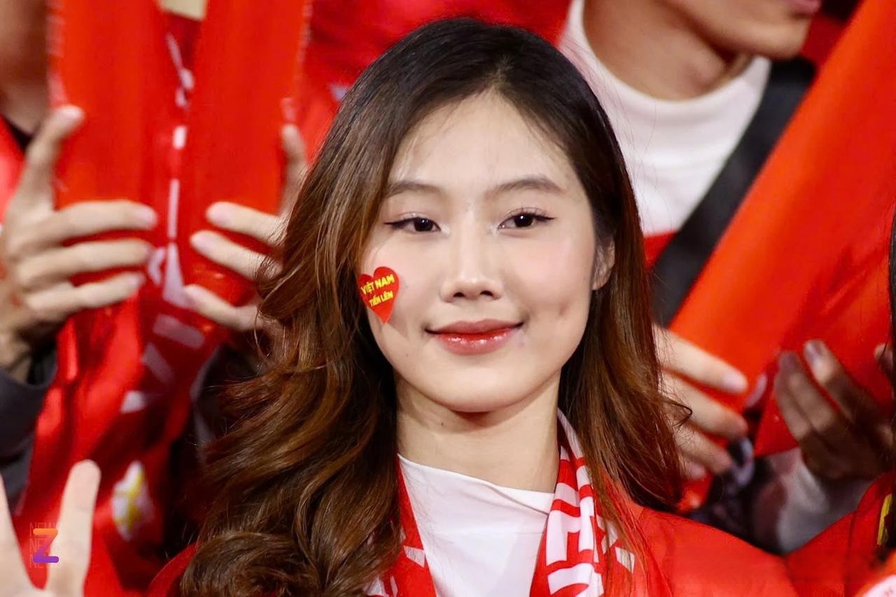 越南女足队在东南亚锦标赛上勇夺冠军 